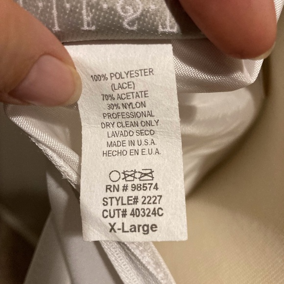 NWOT Wedding or Formal Gown Size XL (approx size 12 equivalent) - Picture 7 of 15